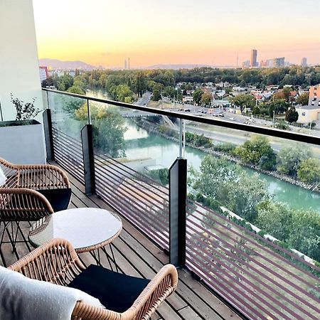 Sunrise Above Sky With Rooftop Pool Viena Exterior foto