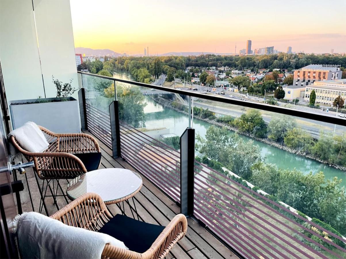 Sunrise Above Sky With Rooftop Pool Viena Exterior foto
