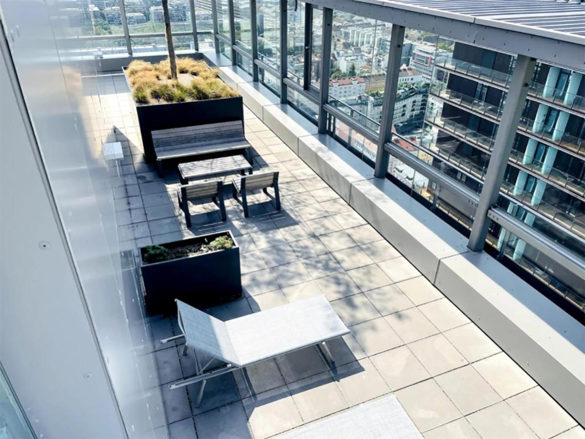 Sunrise Above Sky With Rooftop Pool Viena Exterior foto