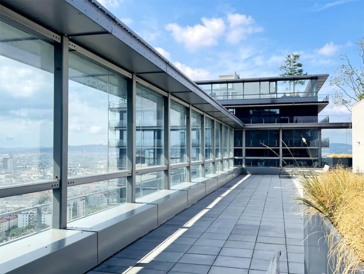 Sunrise Above Sky With Rooftop Pool Viena Exterior foto